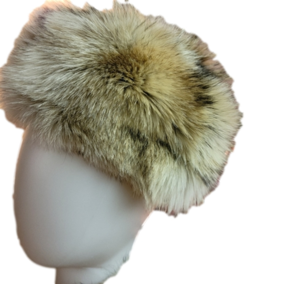 VINTAGE GENUINE FUR COAT & HAT - Picture 6 of 12